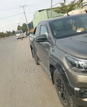 Toyota Hilux 2021 Gray