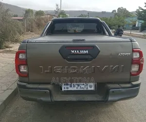 Toyota Hilux 2021 Gray