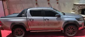 Toyota Hilux 2022 Silver