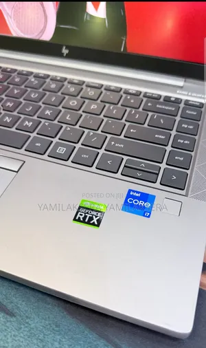 New Laptop HP ZBook Firefly G8 16GB Intel Core i7 SSD 512GB