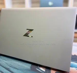 New Laptop HP ZBook Firefly G8 16GB Intel Core i7 SSD 512GB