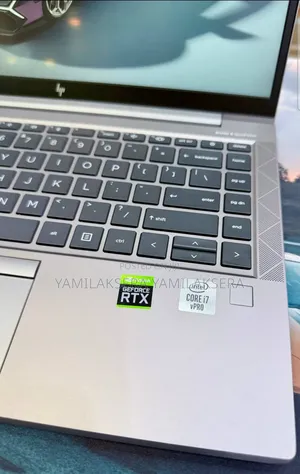 New Laptop HP ZBook Firefly G8 16GB Intel Core i7 SSD 512GB