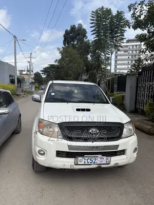 Toyota Hilux 2008 White