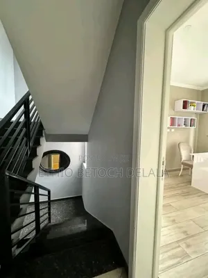 Furnished 6bdrm Villa in Bole for sale