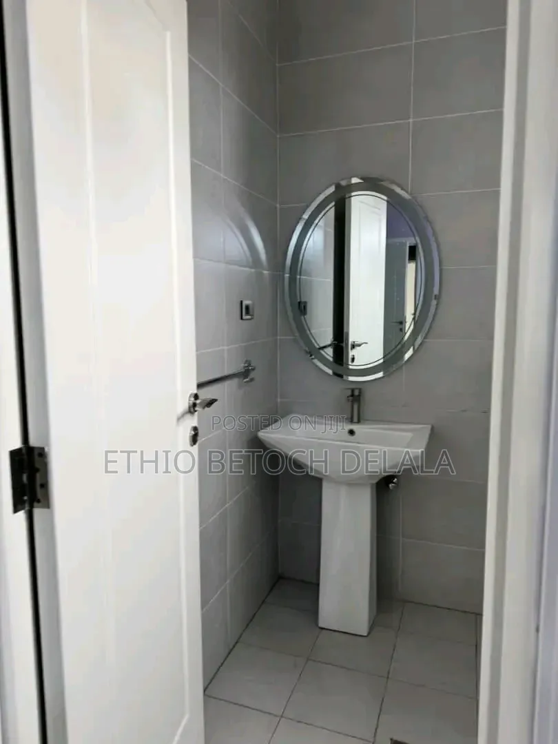 Furnished 6bdrm Villa in Bole for sale