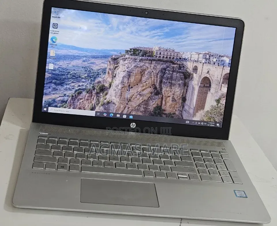 New Laptop HP Pavilion 15 8GB Intel Core i5 HDD 1T