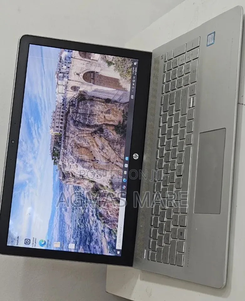 New Laptop HP Pavilion 15 8GB Intel Core i5 HDD 1T