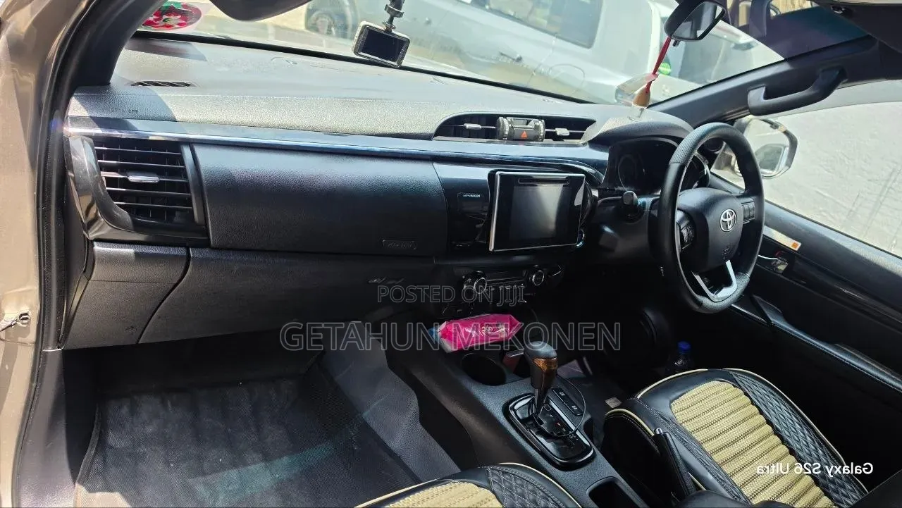 Toyota Hilux Revo Double Cab Deisel 2.8 AWD 2020 Gold