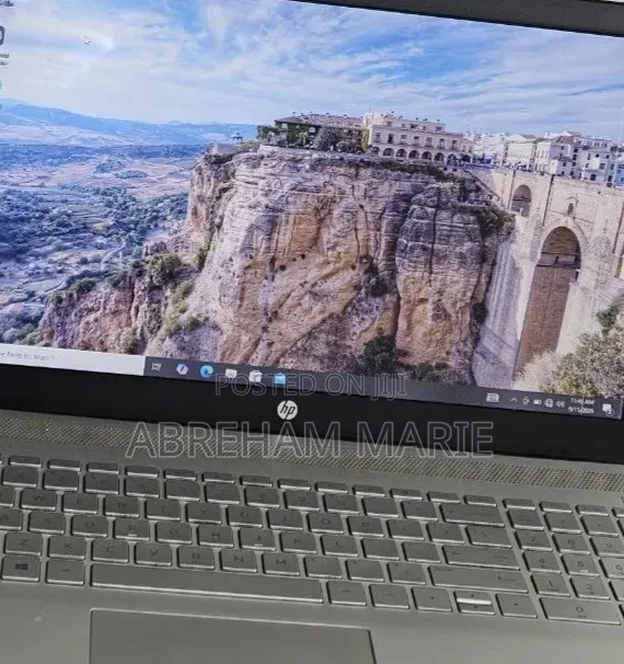 New Laptop HP Pavilion 14 8GB Intel Core i5 SSD 1T