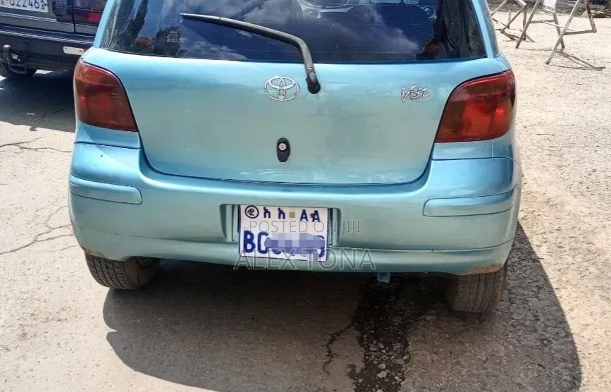 Toyota Vitz 2002 Green