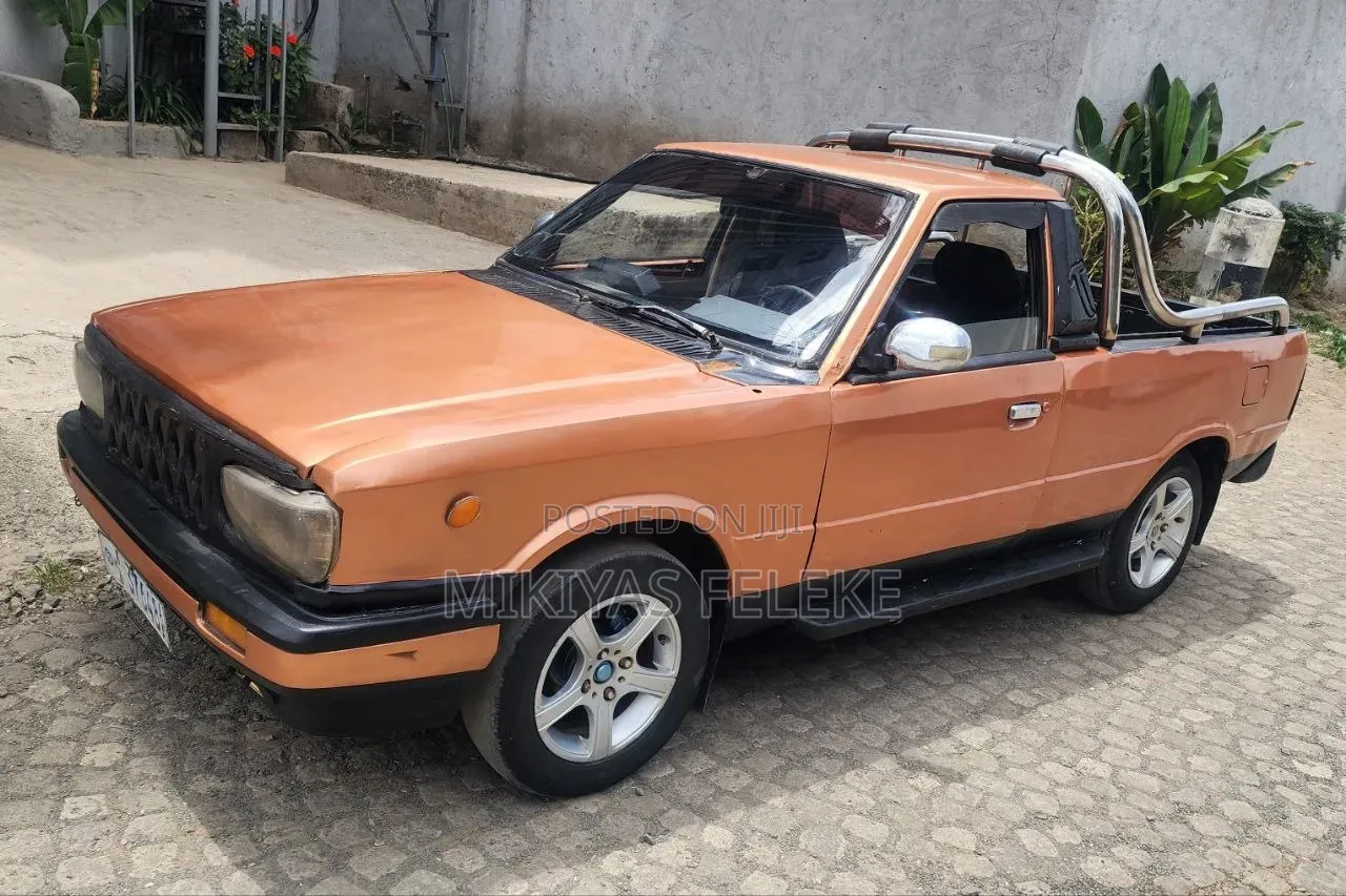 Hyundai Panel 1985 Gold