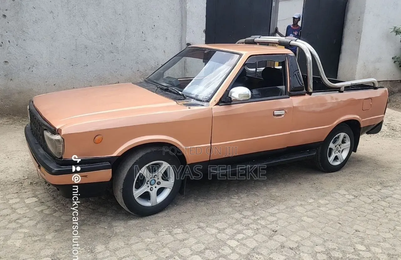 Hyundai Panel 1985 Gold