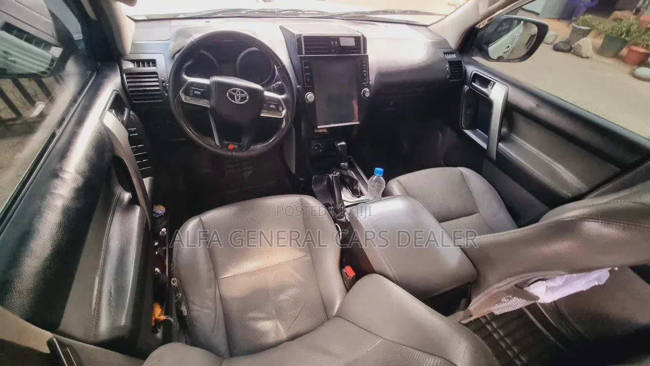 Toyota Land Cruiser Prado 2013