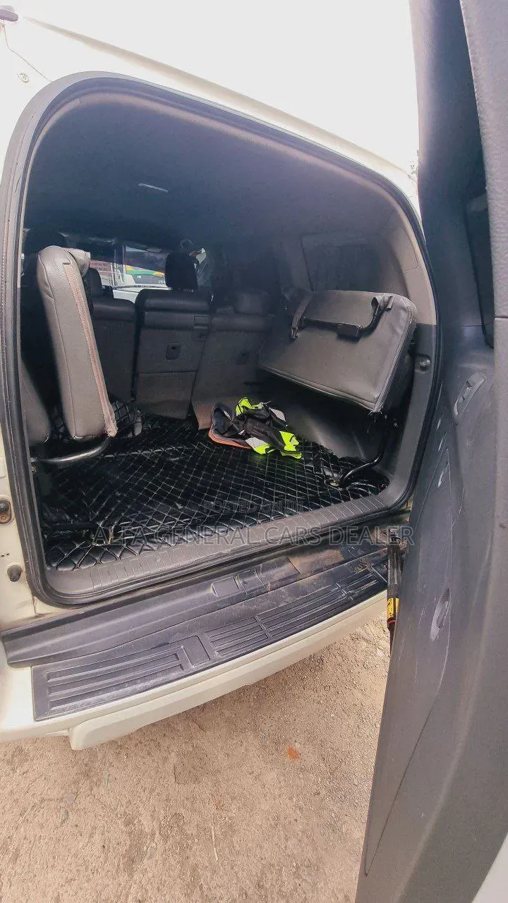 Toyota Land Cruiser Prado 2013