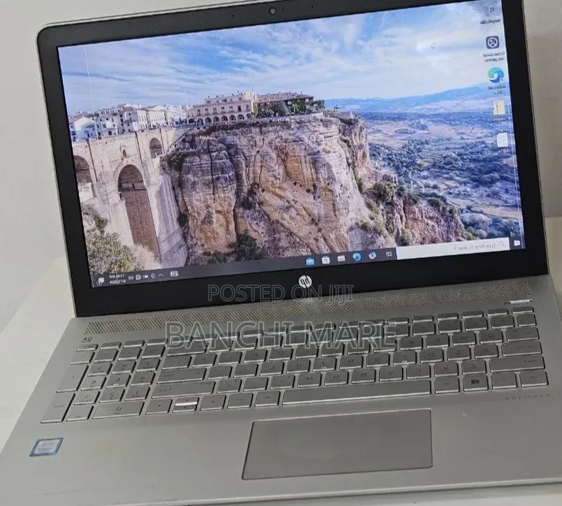 New Laptop HP Pavilion 15 8GB Intel Core i5 HDD 1T