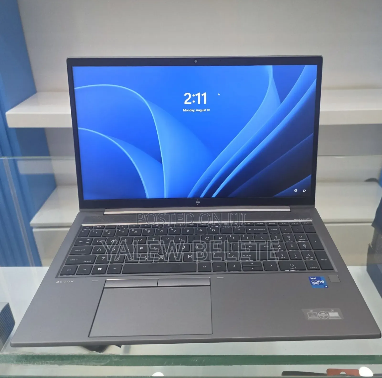 New Laptop HP ZBook Firefly G8 16GB Intel Core i7 SSD 512GB