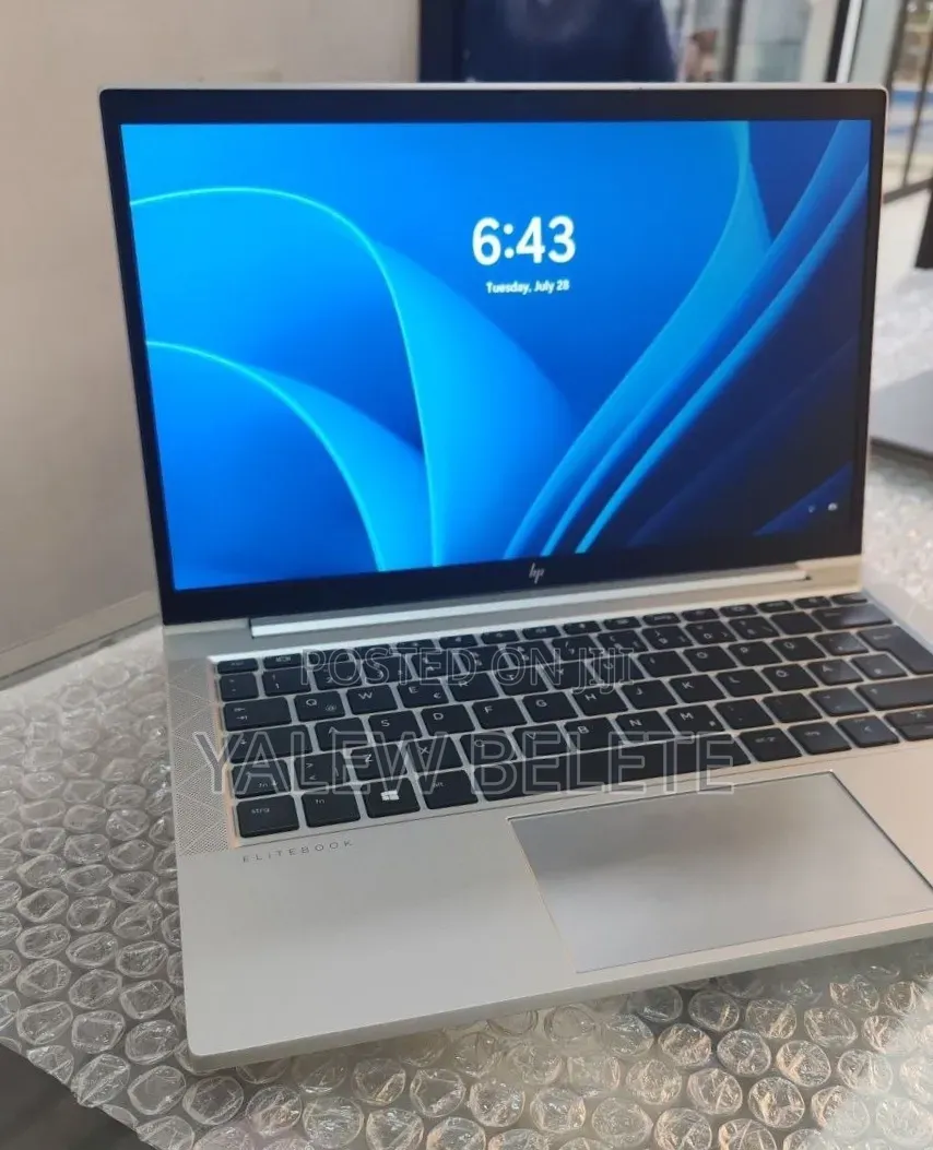 New Laptop HP ZBook Firefly G8 16GB Intel Core i7 SSD 512GB
