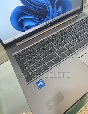 New Laptop HP ZBook Firefly G8 16GB Intel Core i7 SSD 512GB