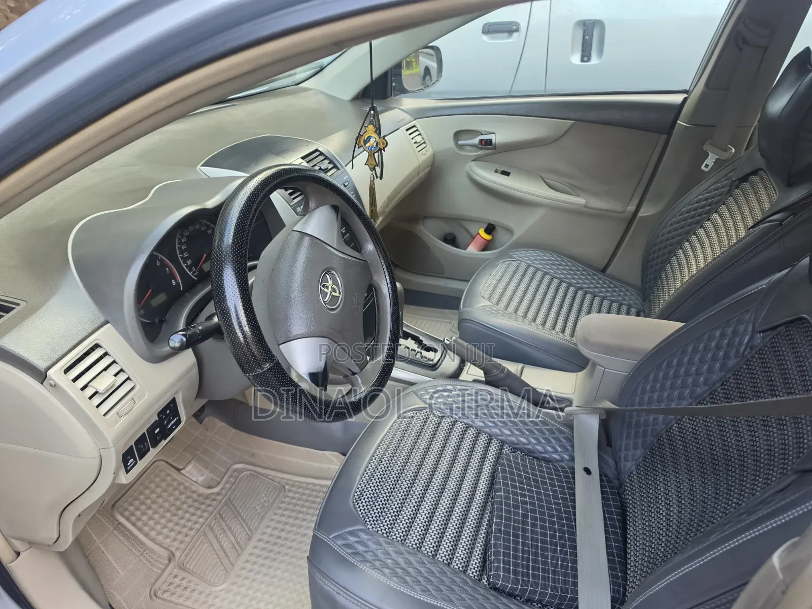 Toyota Corolla 2010 Gray