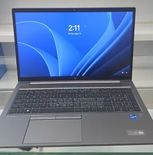 New Laptop HP ZBook Firefly G8 16GB Intel Core i7 SSD 512GB