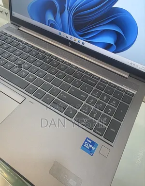 New Laptop HP ZBook Firefly G8 16GB Intel Core i7 SSD 512GB
