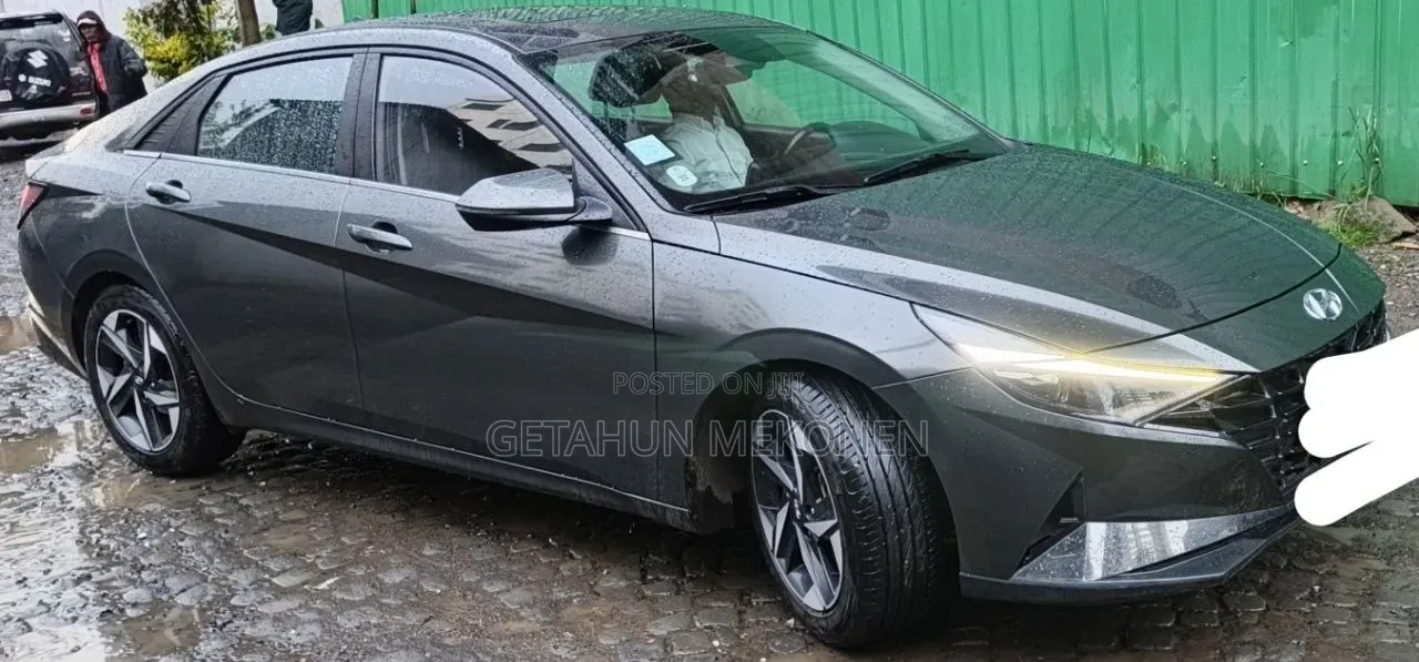 Hyundai Avante 2022 Gray