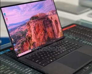 New Laptop Dell Precision 5560 16GB Intel Core i9 SSD 512GB