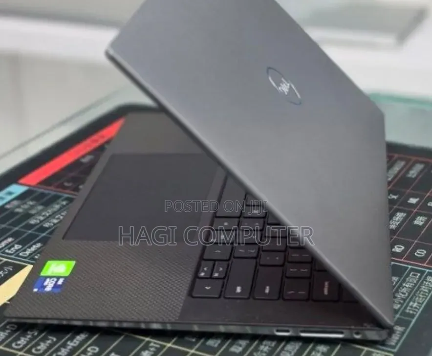 New Laptop Dell Precision 5560 16GB Intel Core i9 SSD 512GB