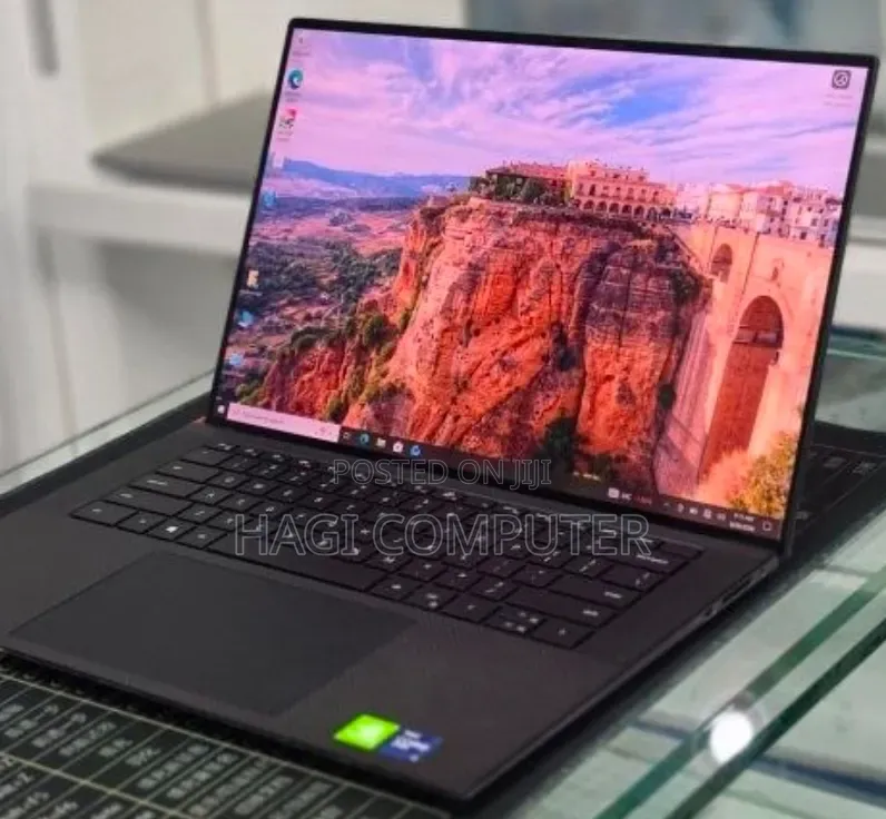 New Laptop Dell Precision 5560 16GB Intel Core i9 SSD 512GB