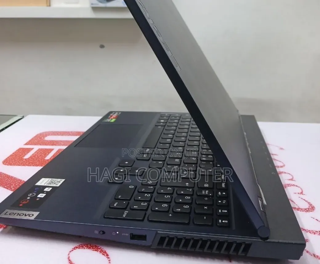 New Laptop Lenovo Legion 5 16GB AMD Ryzen 5 SSD 512GB