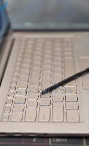 New Laptop Lenovo Yoga 9i 16GB Intel Core i7 SSD 512GB