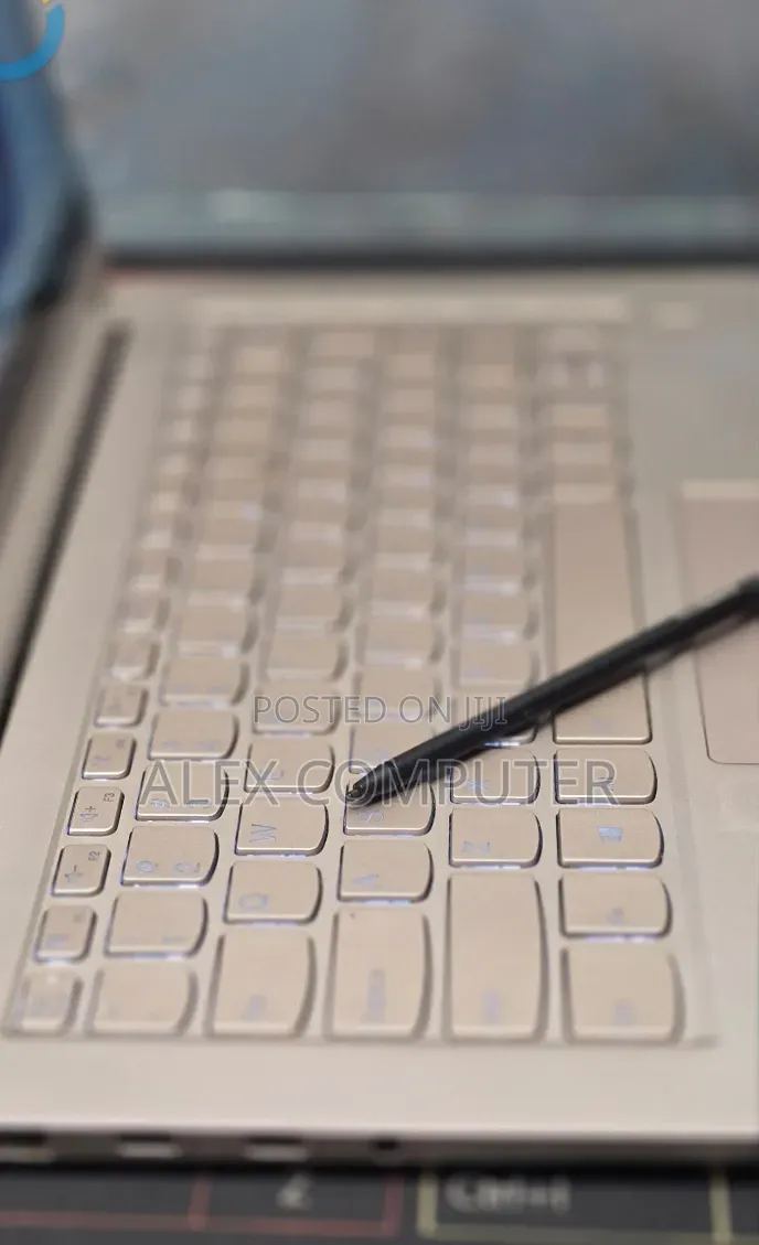 New Laptop Lenovo Yoga 9i 16GB Intel Core i7 SSD 512GB