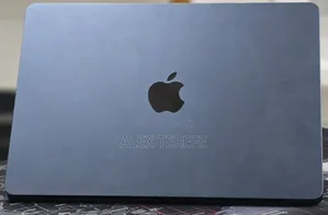 New Laptop Apple MacBook Air 2022 M2 16GB Apple M2 SSD 256GB