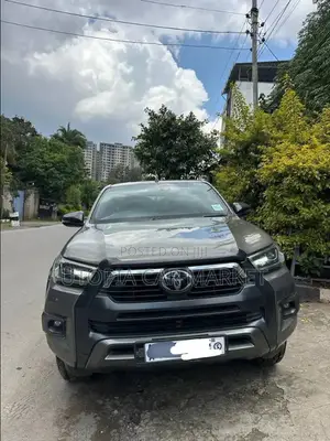 Toyota Hilux 2021 Gray
