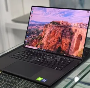 New Laptop Dell Precision 5560 16GB Intel Core i9 SSD 512GB