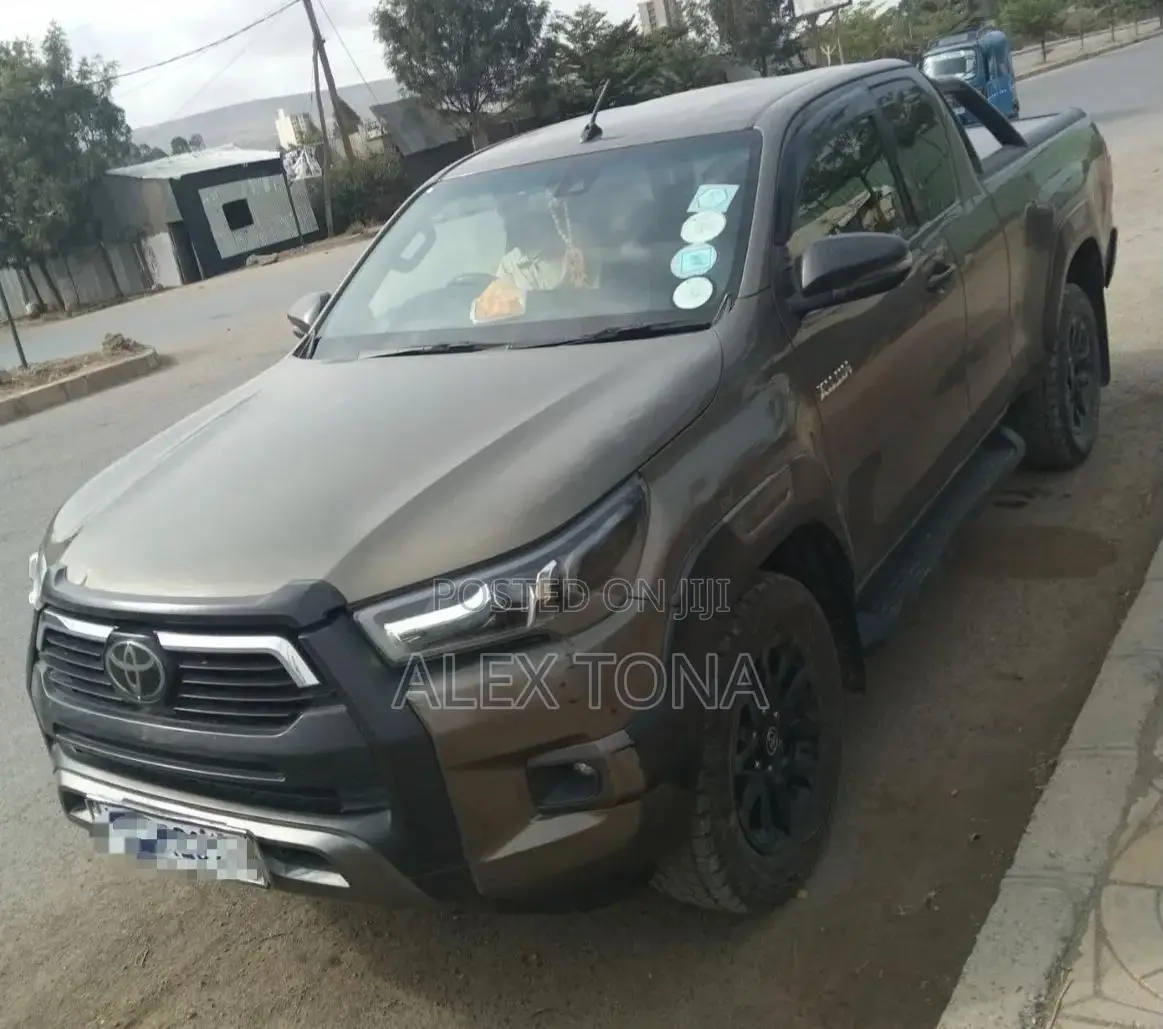 Toyota Hilux 2021 Gray