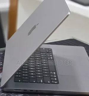 New Laptop Apple MacBook Pro 2023 M2 16GB Apple M2 SSD 512GB