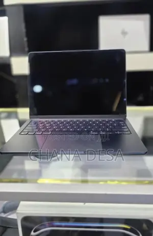 New Laptop Apple MacBook Air 2024 M3 8GB Apple M3 SSD 256GB