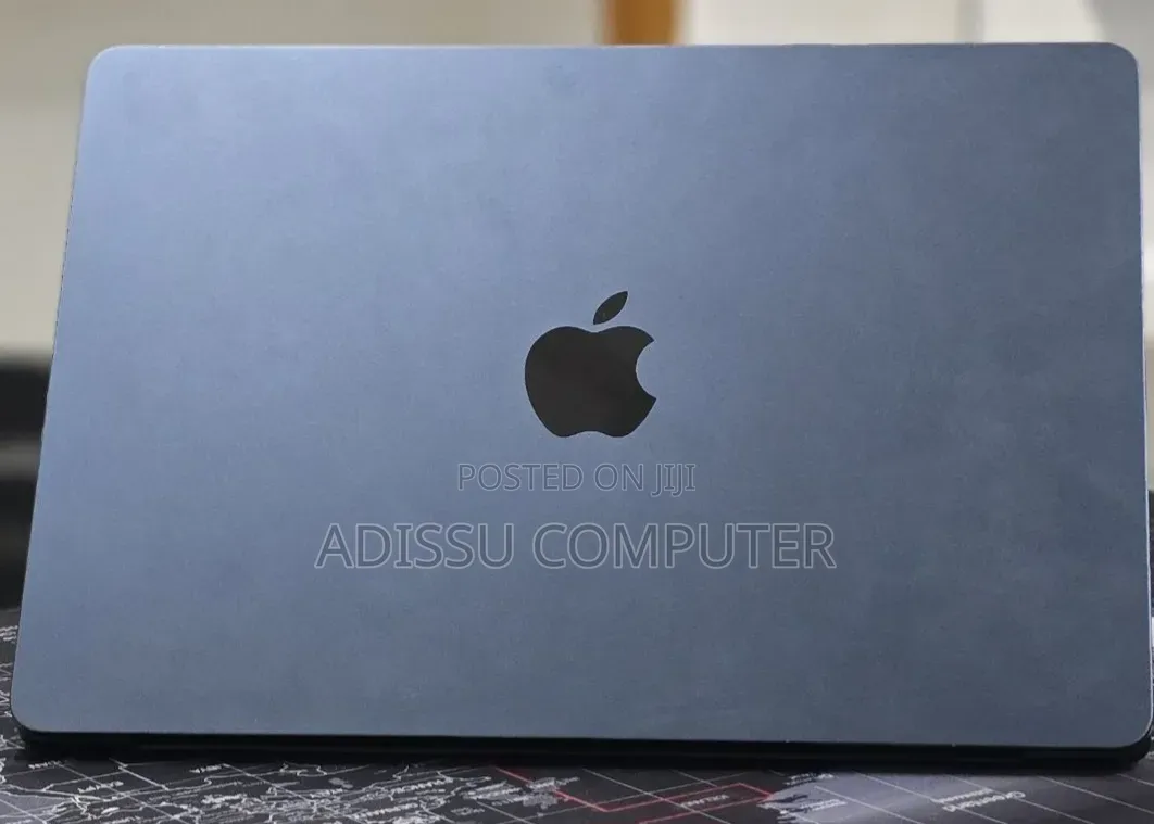 New Laptop Apple MacBook Air 2022 M2 16GB Apple M2 SSD 256GB
