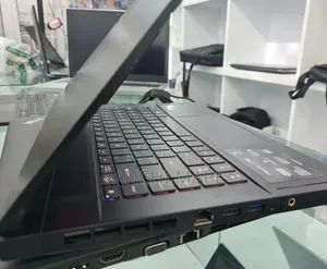 New Laptop MSI GS66 Stealth 10UE 16GB Intel Core i7 SSD 512GB