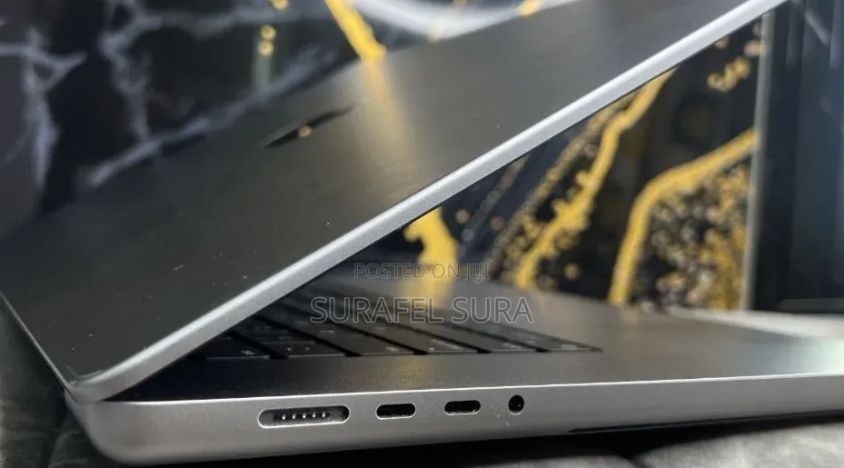 New Laptop Apple MacBook Pro 2021 M1 16GB Apple M1 Pro SSD 512GB