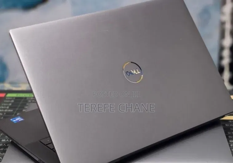 New Laptop Dell Precision 5560 32GB Intel Core i7 SSD 1T