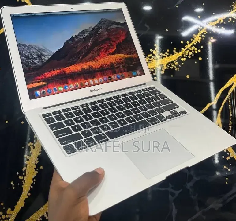 New Laptop Apple MacBook Air 2017 8GB Intel Core i5 SSD 128GB