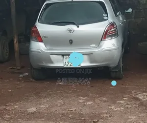 Toyota Yaris 2010 Silver