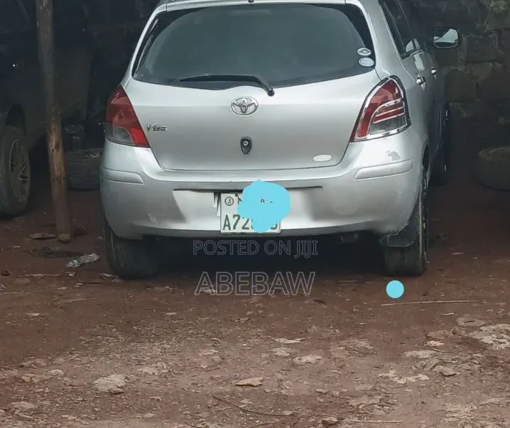 Toyota Yaris 2010 Silver