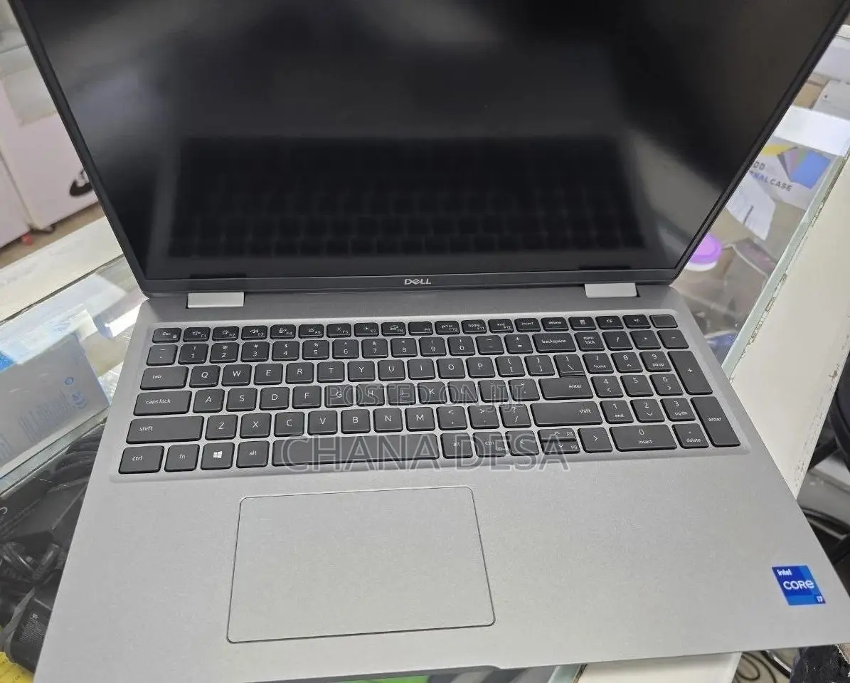 New Laptop Dell Precision 3560 16GB Intel Core i7 SSD 512GB