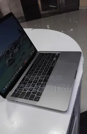 New Laptop Apple MacBook Pro 2021 M1 8GB Apple M1 Pro SSD 256GB