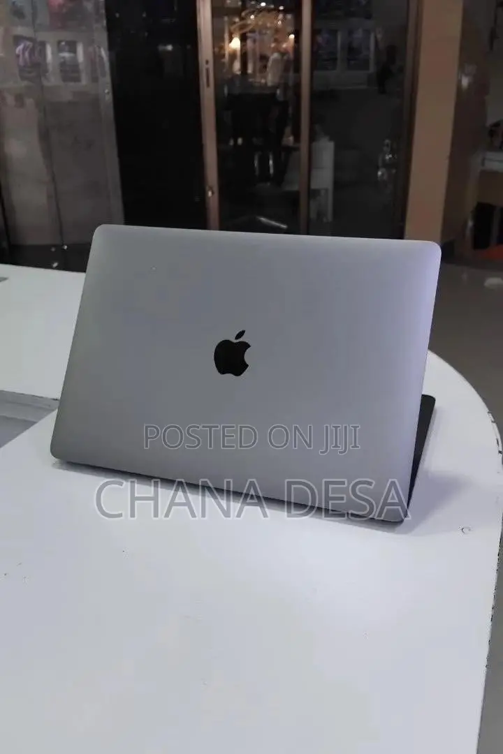 New Laptop Apple MacBook Pro 2021 M1 8GB Apple M1 Pro SSD 256GB