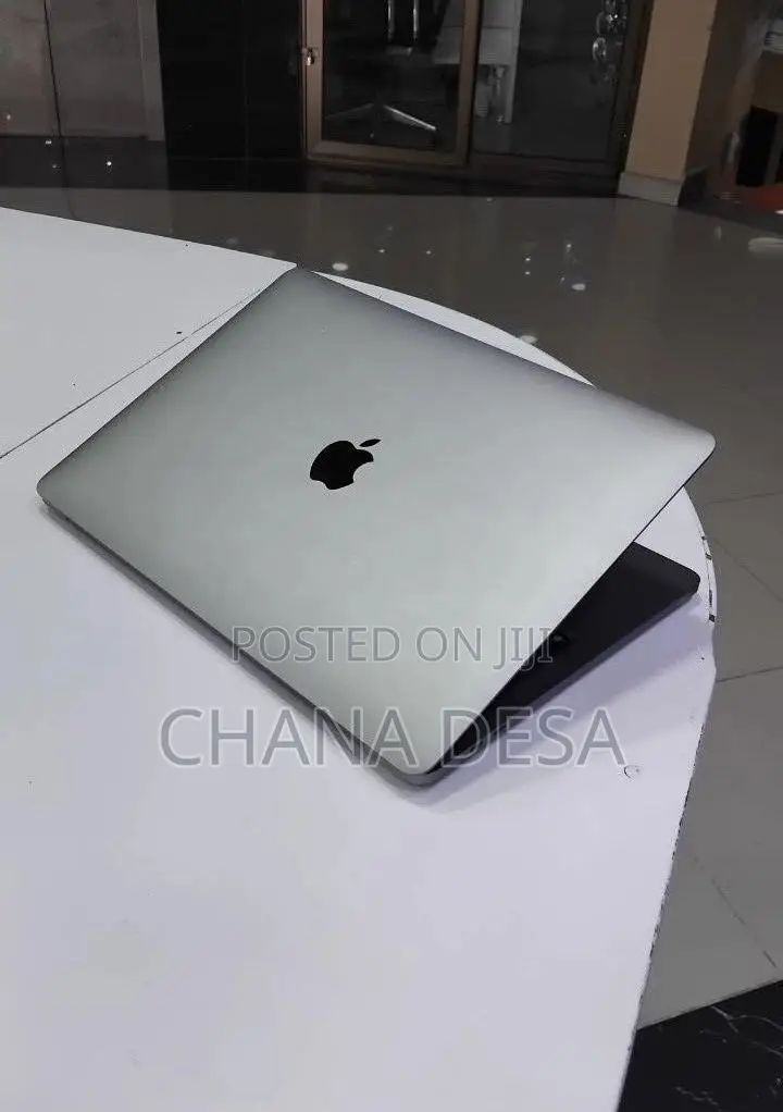 New Laptop Apple MacBook Pro 2021 M1 8GB Apple M1 Pro SSD 256GB