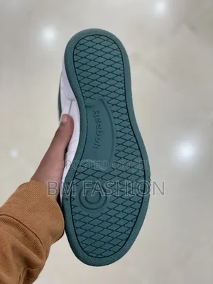 Reebok Classic Sneakers